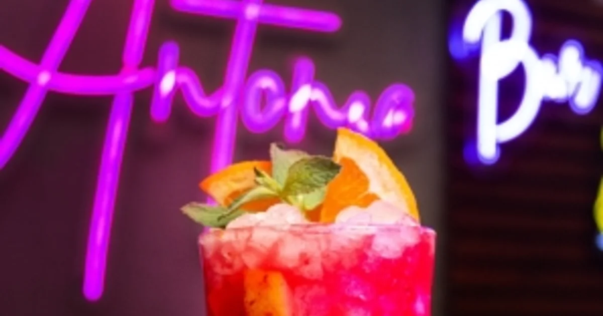 Antonia Lounge Bar