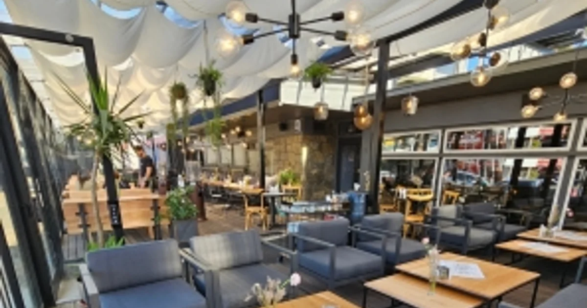 Mia Restobar