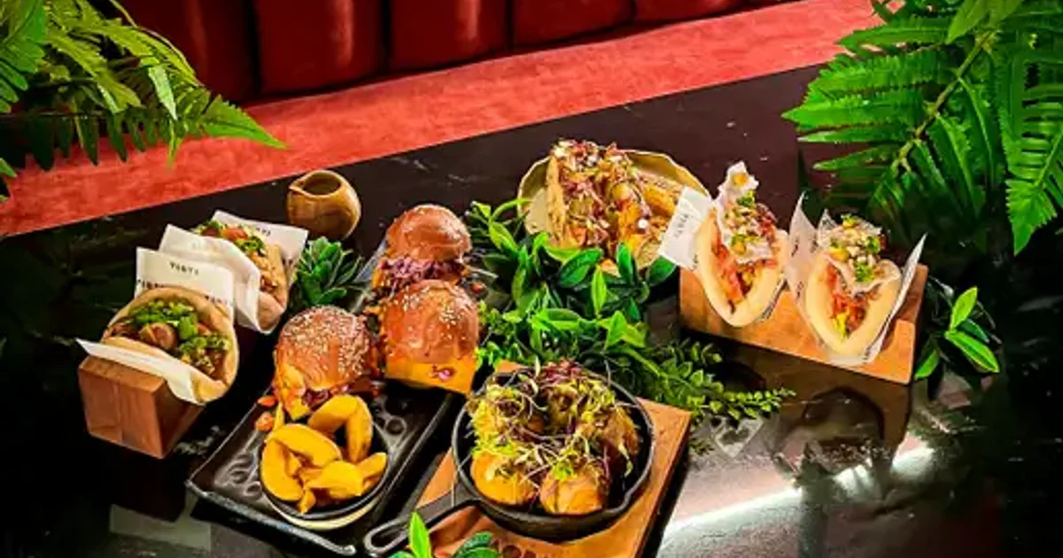 Caoba Bar - Banca Joven