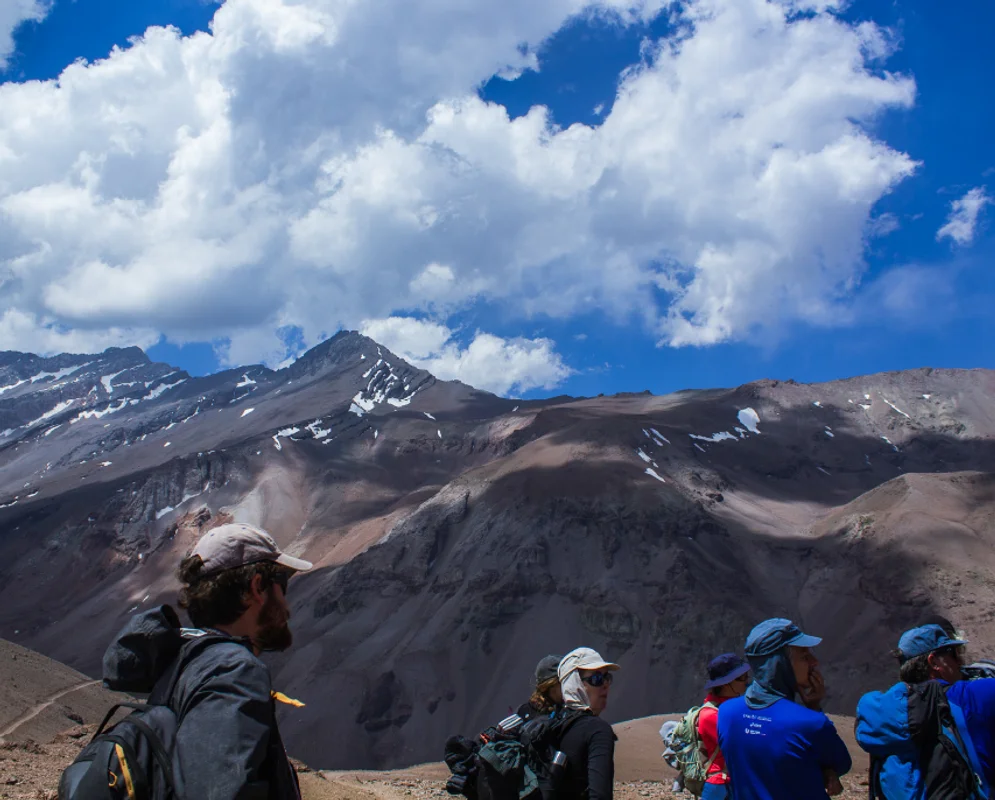 Huella Andina: Ascenso con sentido al cerro El Plomo