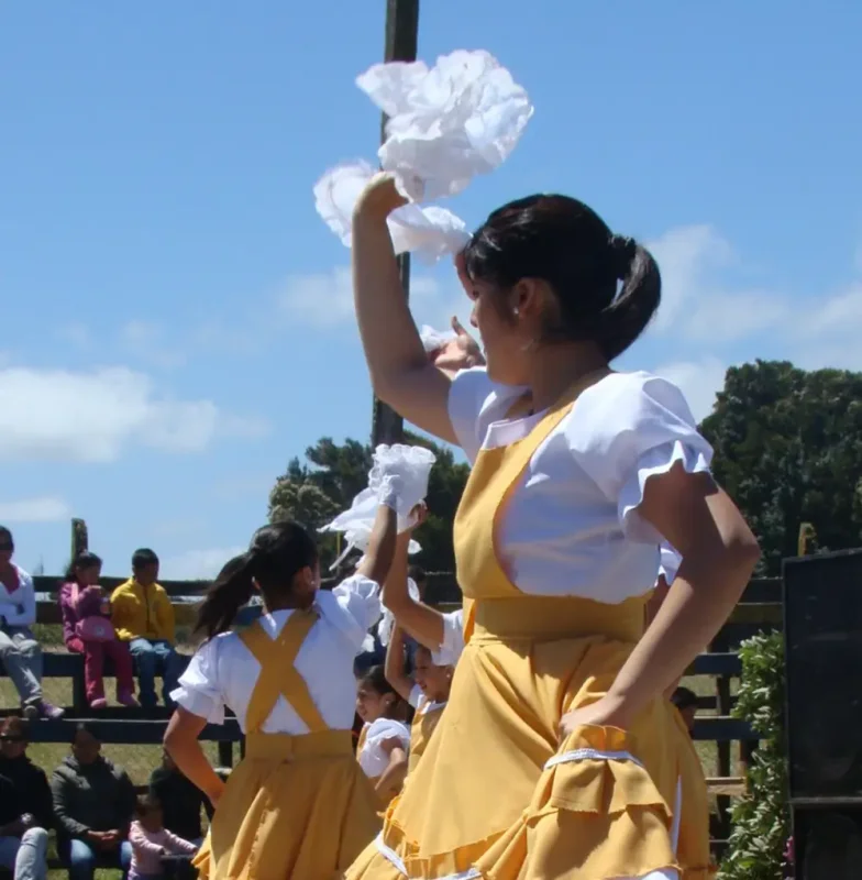 Hualaihué y Futaleufú unen sus tradiciones folclóricas en una jornada cultural