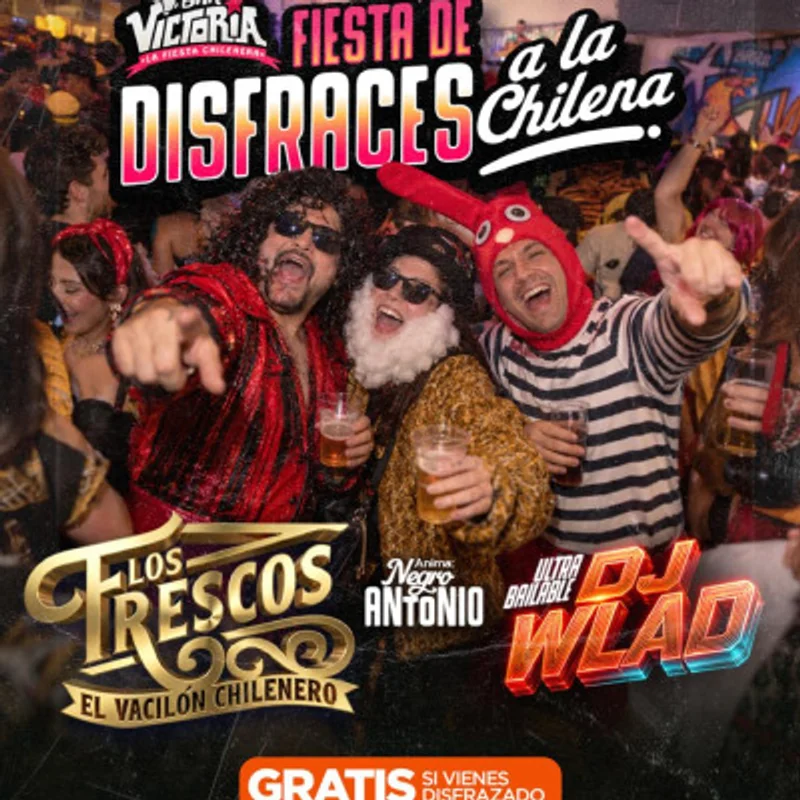 Fiesta De Disfraces En Bar Victoria