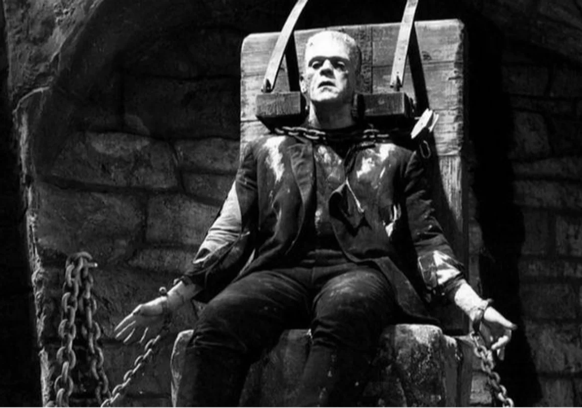 Frankenstein : Cine en el Centro de Extensión UC