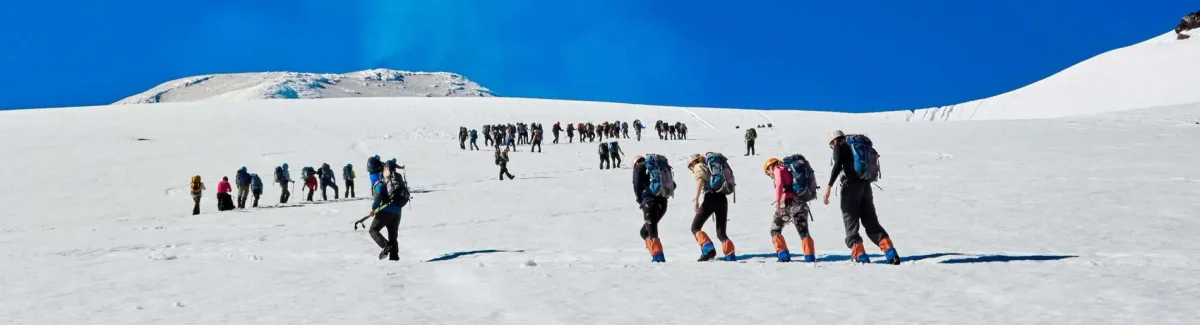 Trekking con Raquetas en el Volcán Villarrica | Pucón