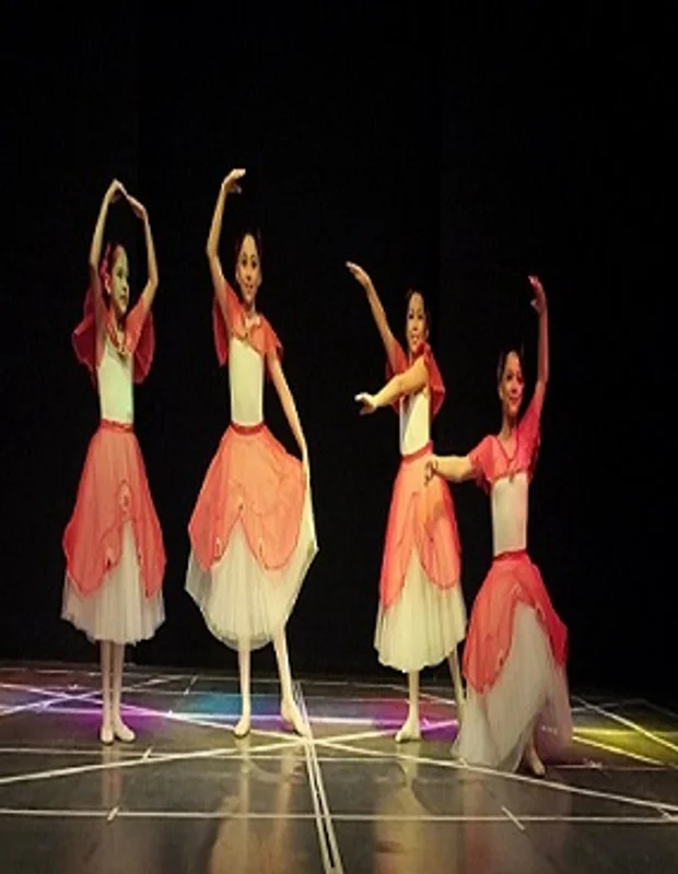 Ballet clasico nivel 1, 6 a 11 años 17:00 horas (martes y jueves)