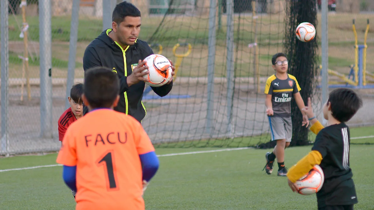 Escuela De Fútbol Colina Deportes Gerson Martínez Sub 8