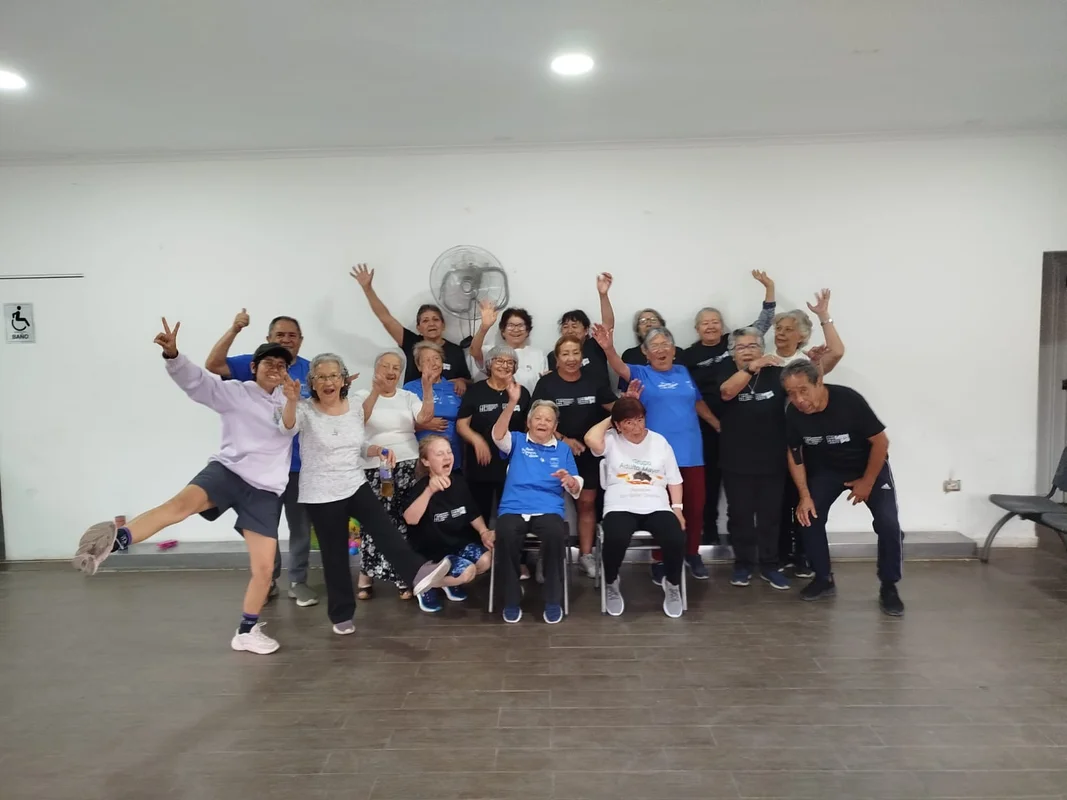 Actividad Física Adulto Mayor - El Piuquén