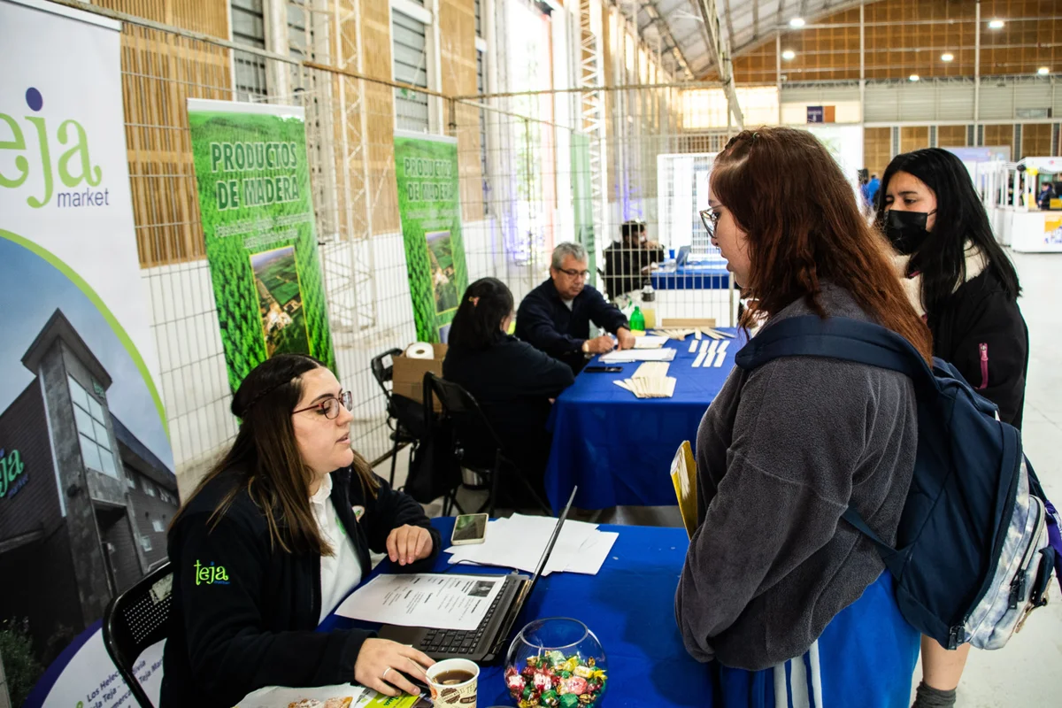Feria laboral de la Municipalidad de Valdivia